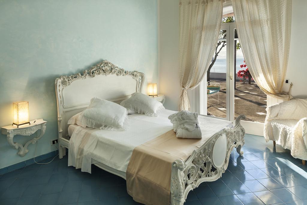 La Villa Resort & Spa Sant'Angelo  Chambre photo